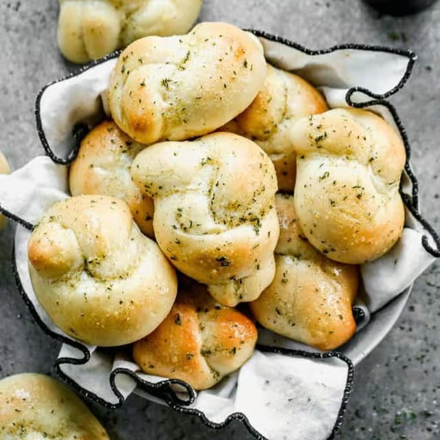 Garlic Knots.