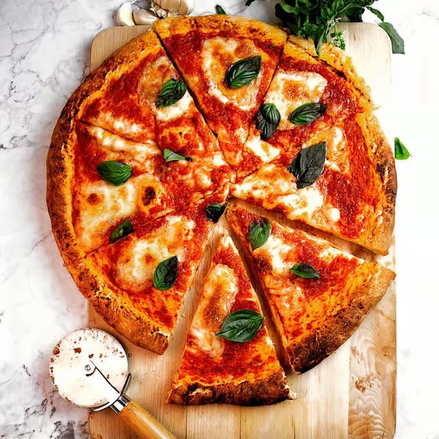 Margherita Pizza.